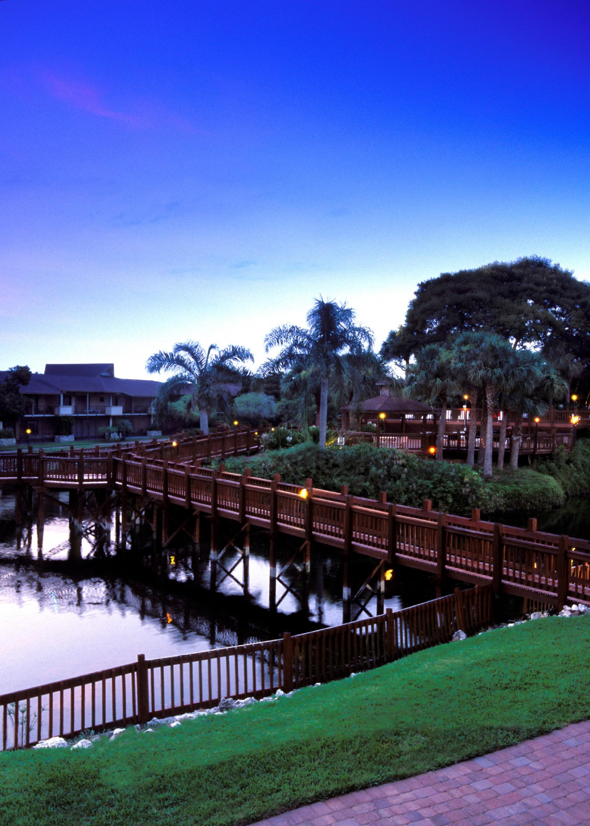 Park Shore Resort By Mike Z Rentals (Adults Only) Naples Exterior photo
