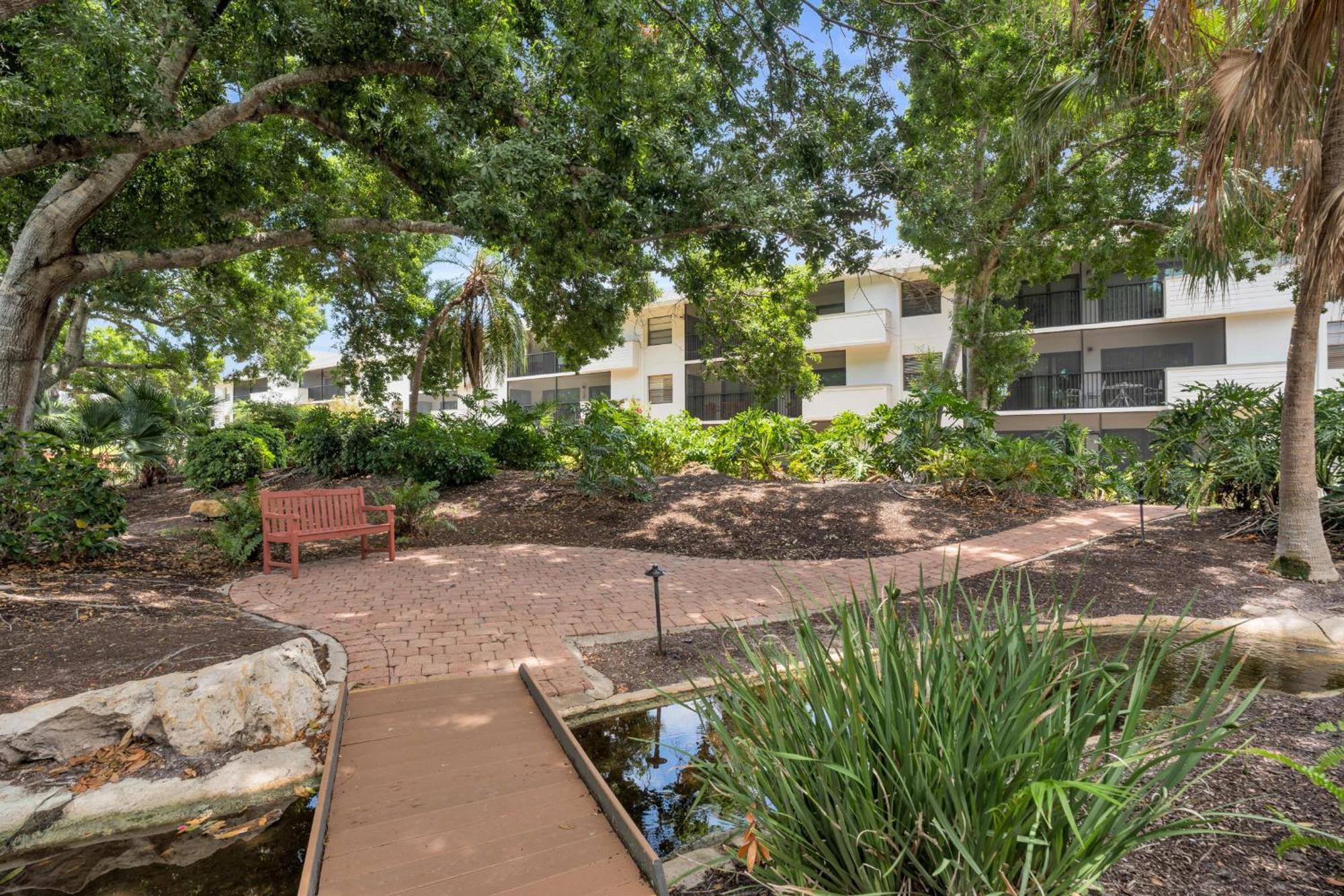 Park Shore Resort By Mike Z Rentals (Adults Only) Naples Exterior photo