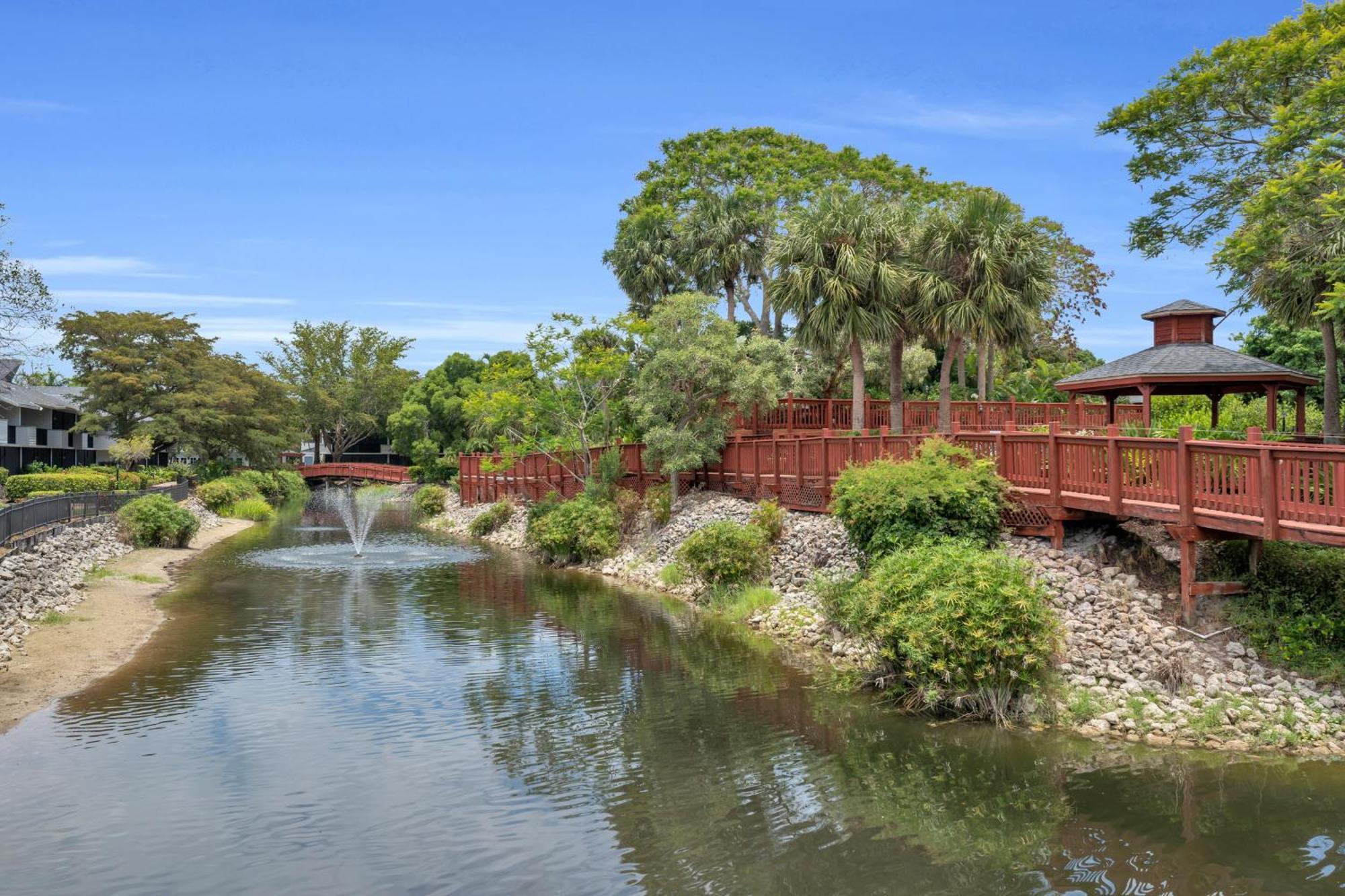 Park Shore Resort By Mike Z Rentals (Adults Only) Naples Exterior photo