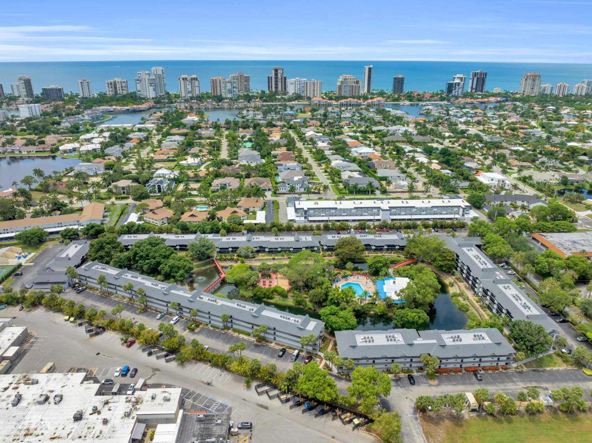 Park Shore Resort By Mike Z Rentals (Adults Only) Naples Exterior photo